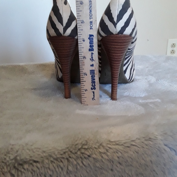 Zebra open toe high heels.Charlotte Russe - Picture 3 of 6
